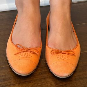 Orange Chanel Flats size 37 1/2